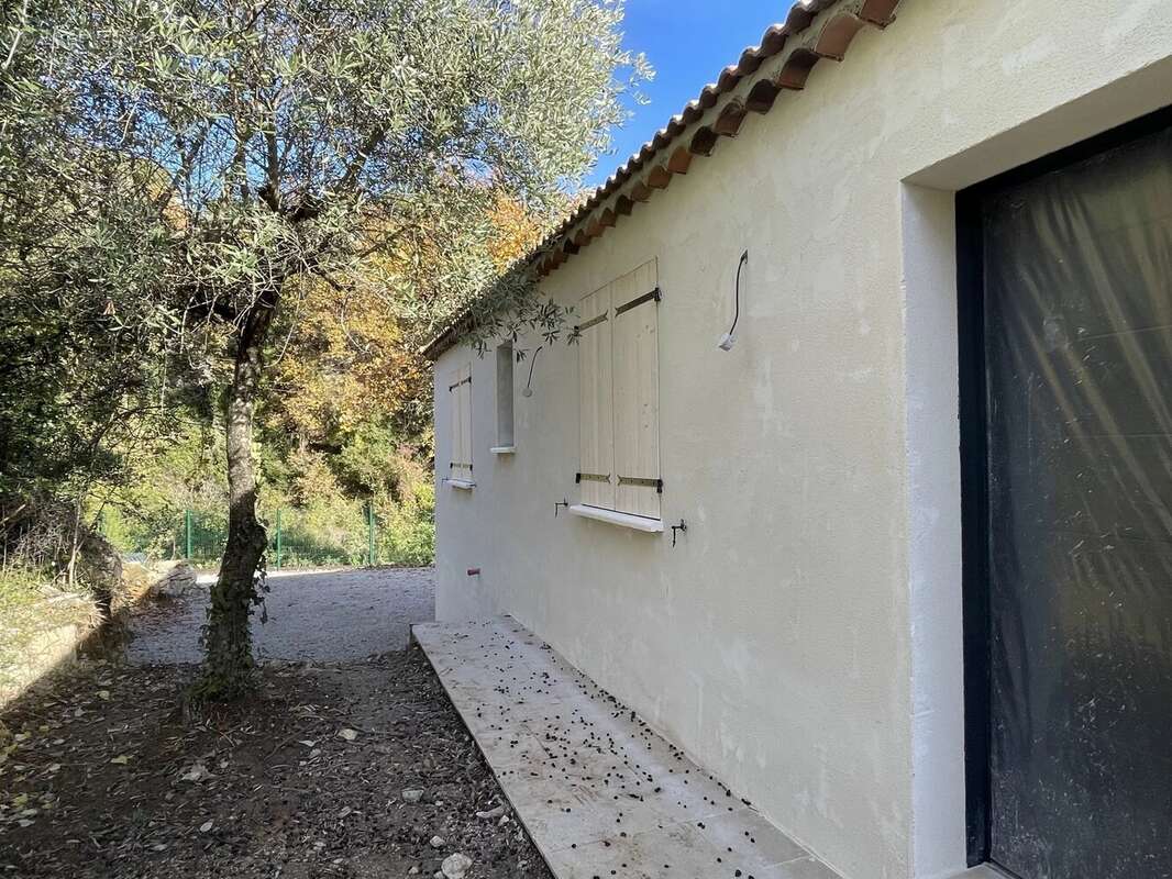 Maison à FIGANIERES