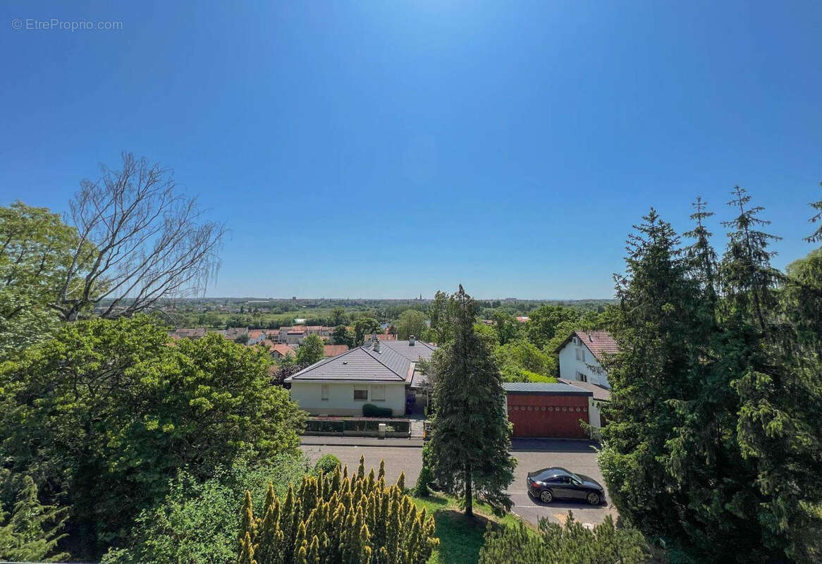 Terrain à LONGEVILLE-LES-METZ