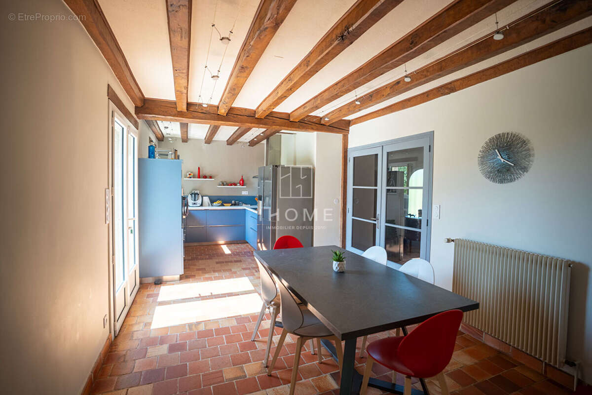 Maison à MONTREUIL-SUR-MAINE