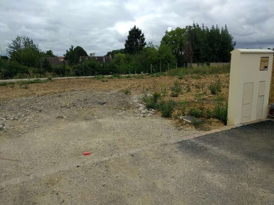 Terrain à LA FERTE-ALAIS