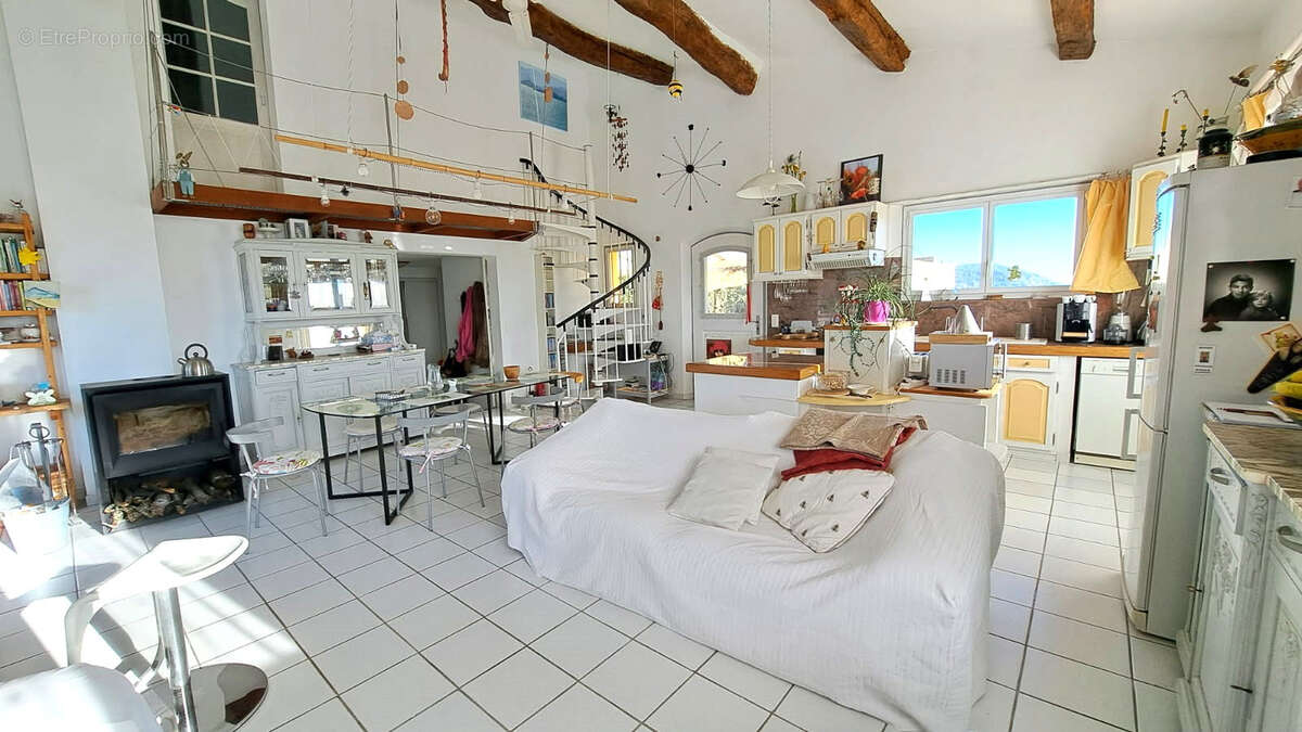 Maison à LA GARDE-FREINET