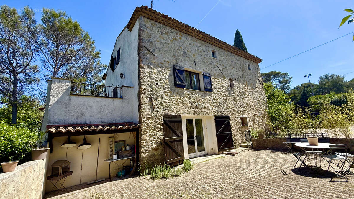 Maison à MOUGINS