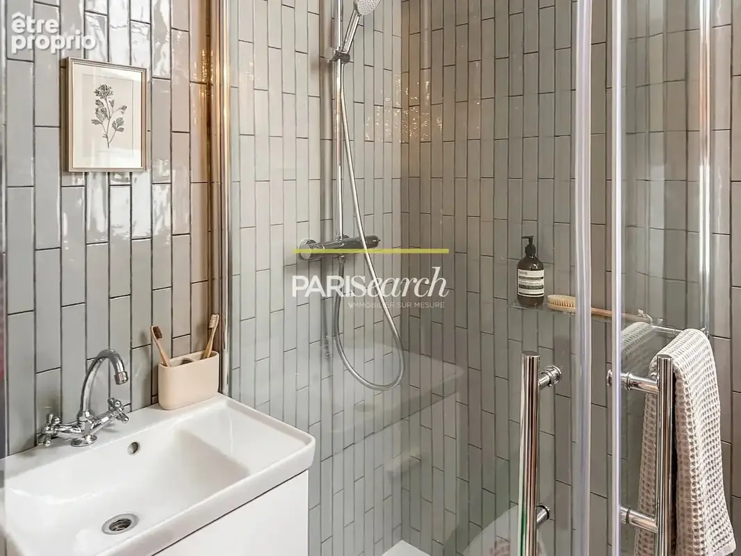Place victor hugo / balcon filant / 3m40 de hauteur sous plafond / 3 chambres - photo 9