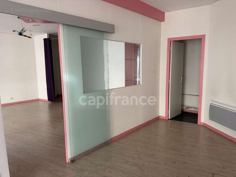 Local/bureau plus studio à vendre AUXERRE (89) local de 55 m2 plus  stuio de 28 m2 - photo 8