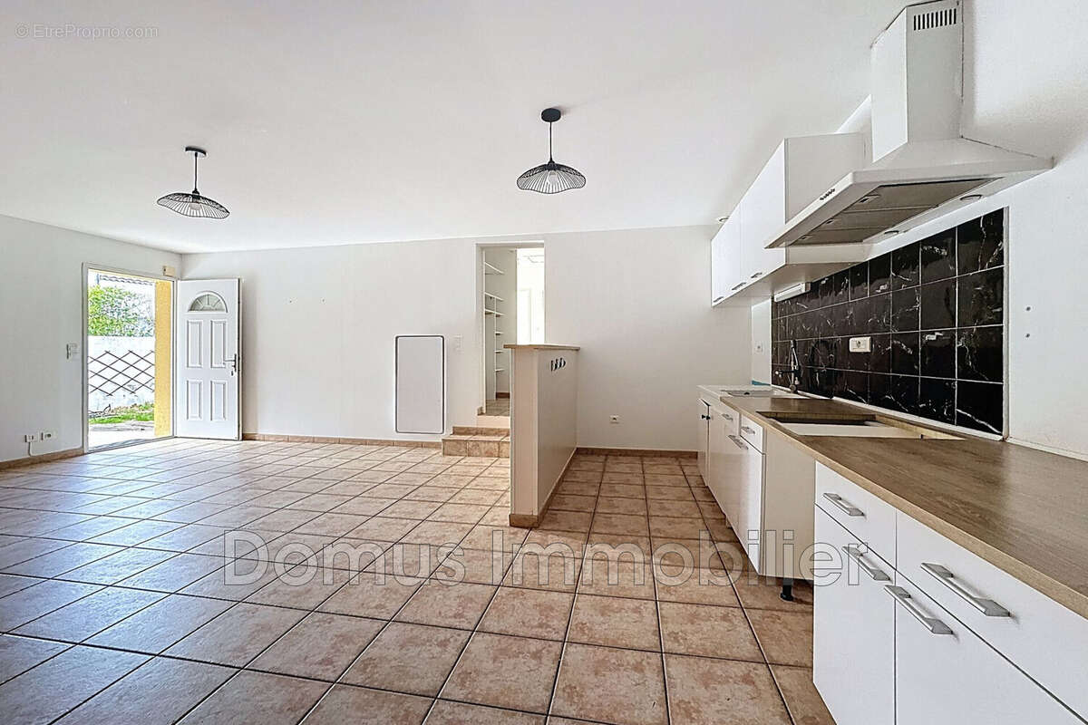 Maison à SAINT-SATURNIN-LES-AVIGNON