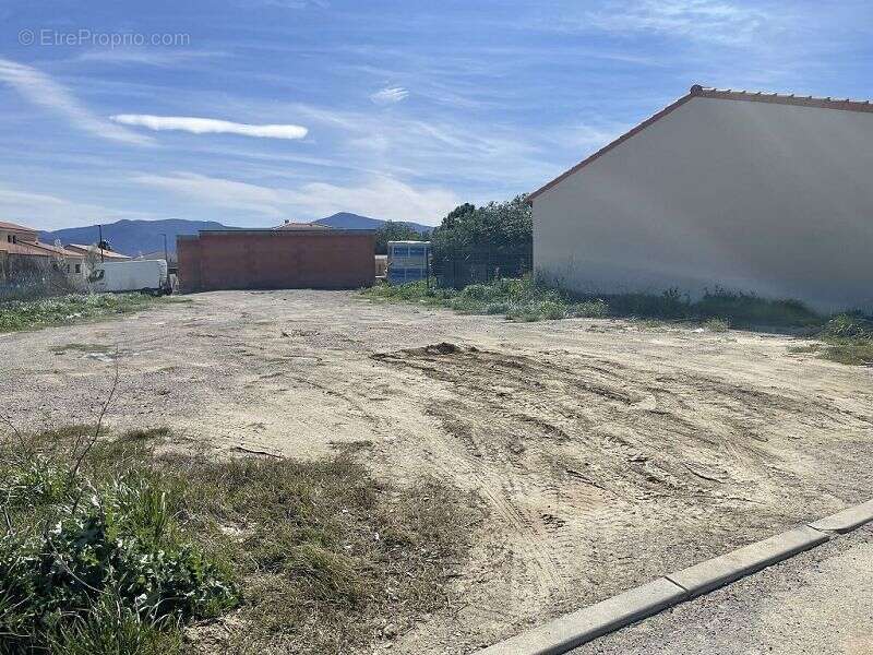 Terrain 233 m² à Elne  - photo 3