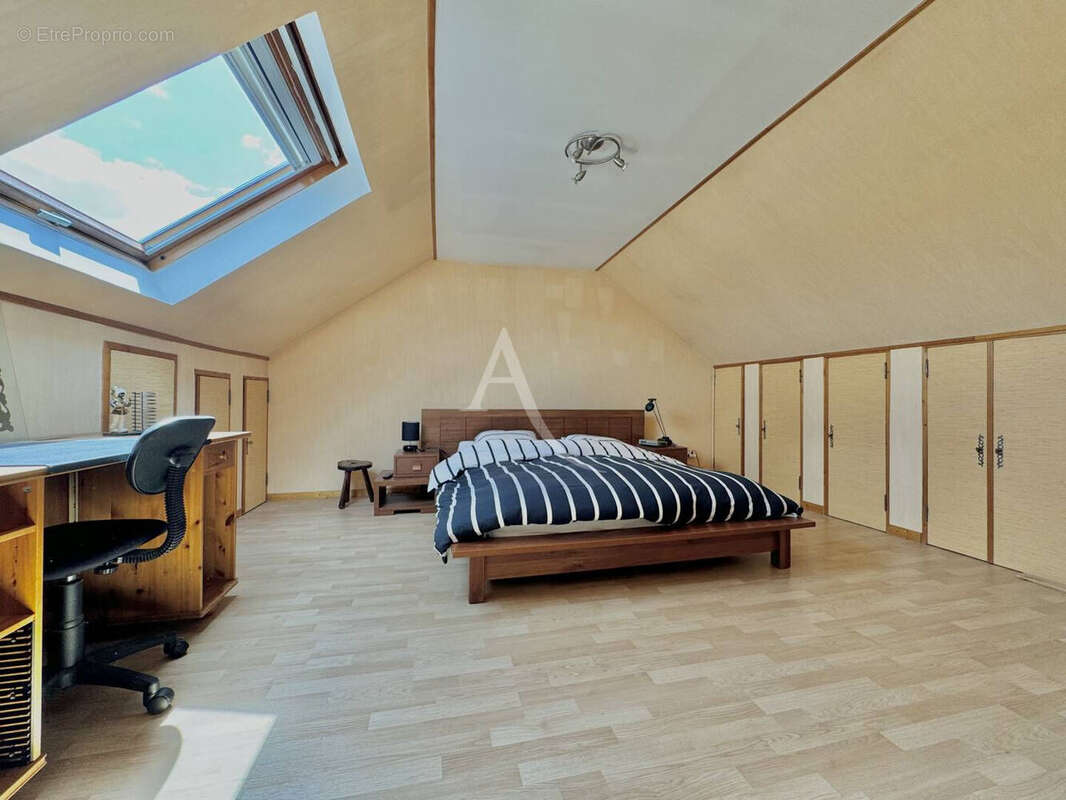 Maison à OZOIR-LA-FERRIERE