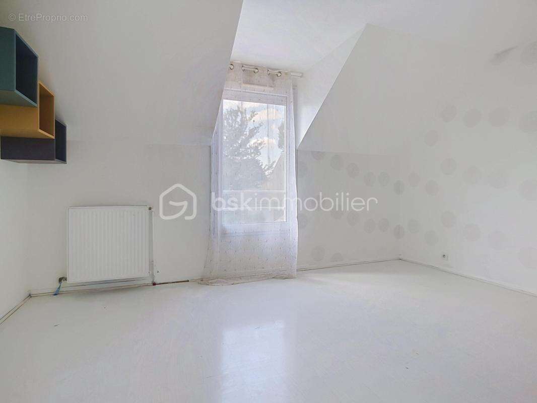Maison de ville I 85m² I Serris bourg I Top emplacement - photo 5