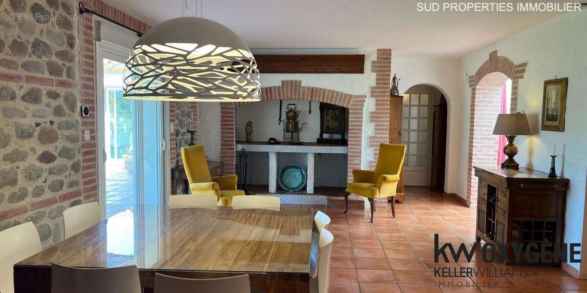 Maison à SAINT-ESTEVE
