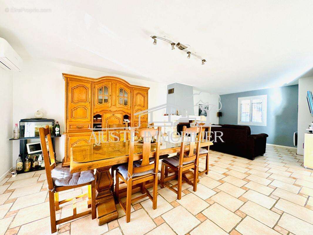 Maison à SAINT-VICTORET