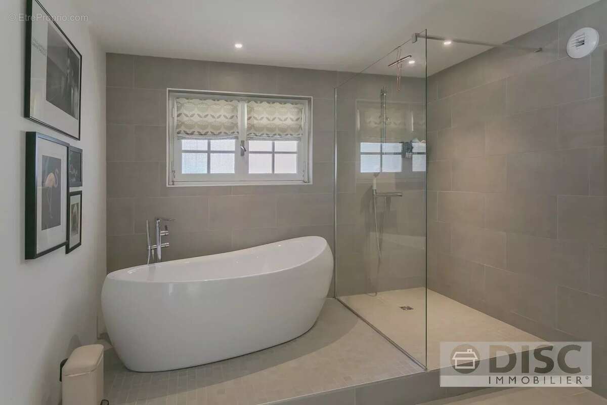 Maison à PUYLAROQUE