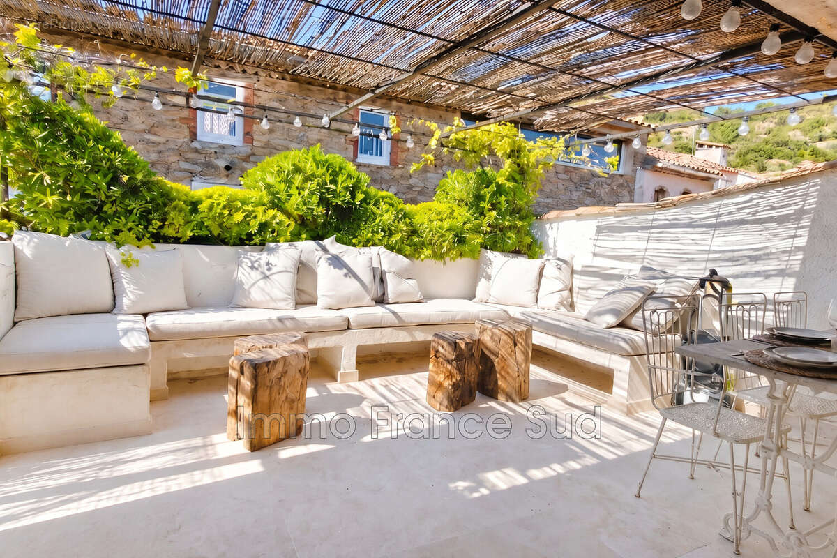 Maison à LA GARDE-FREINET