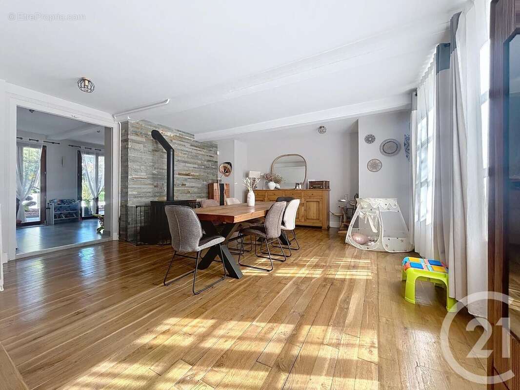 Maison à LA CHAUSSEE-SUR-MARNE