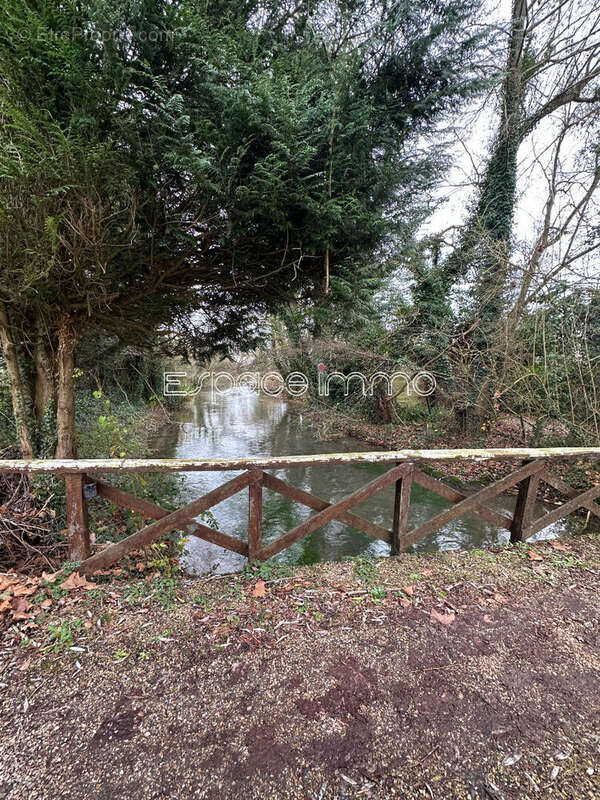Terrain à MONTVILLE