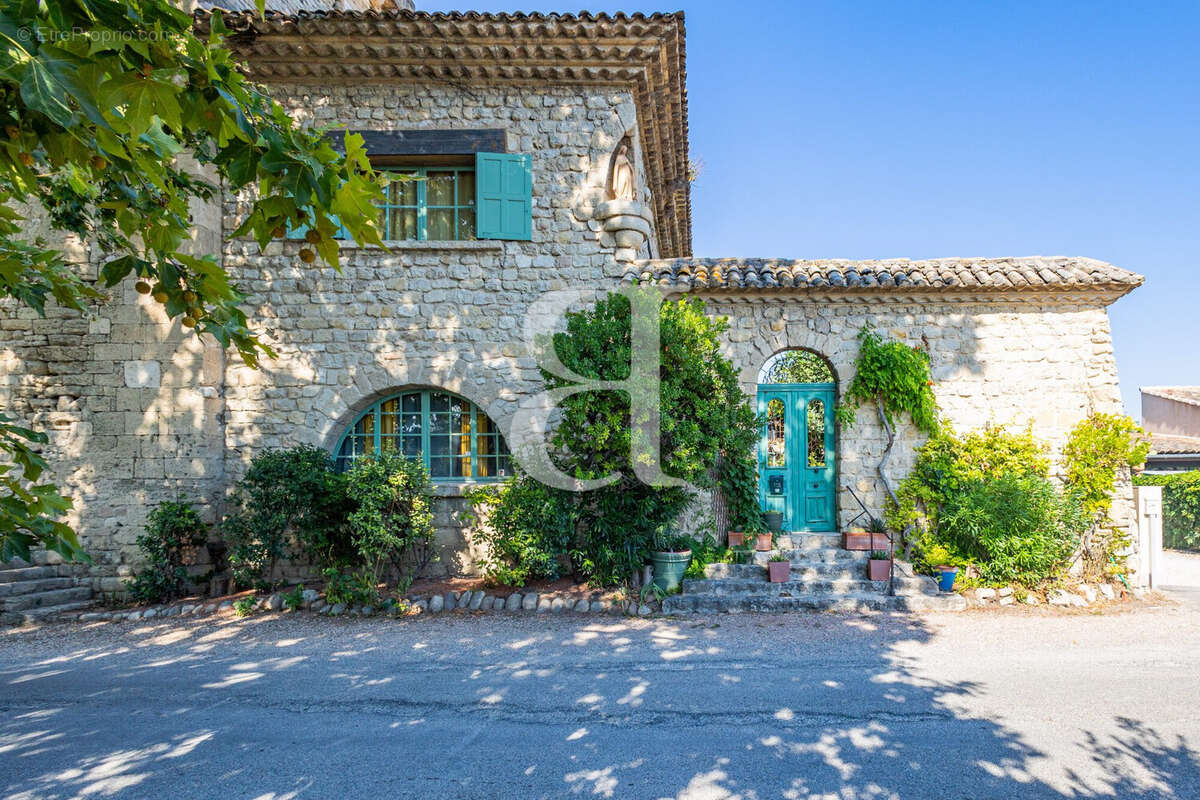 Maison 340 m² à L'isle-Sur-La-Sorgue  - photo 7