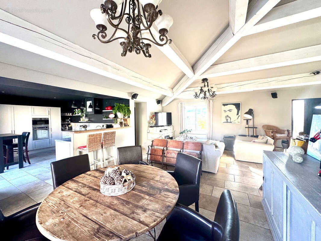 Maison à MALAUCENE
