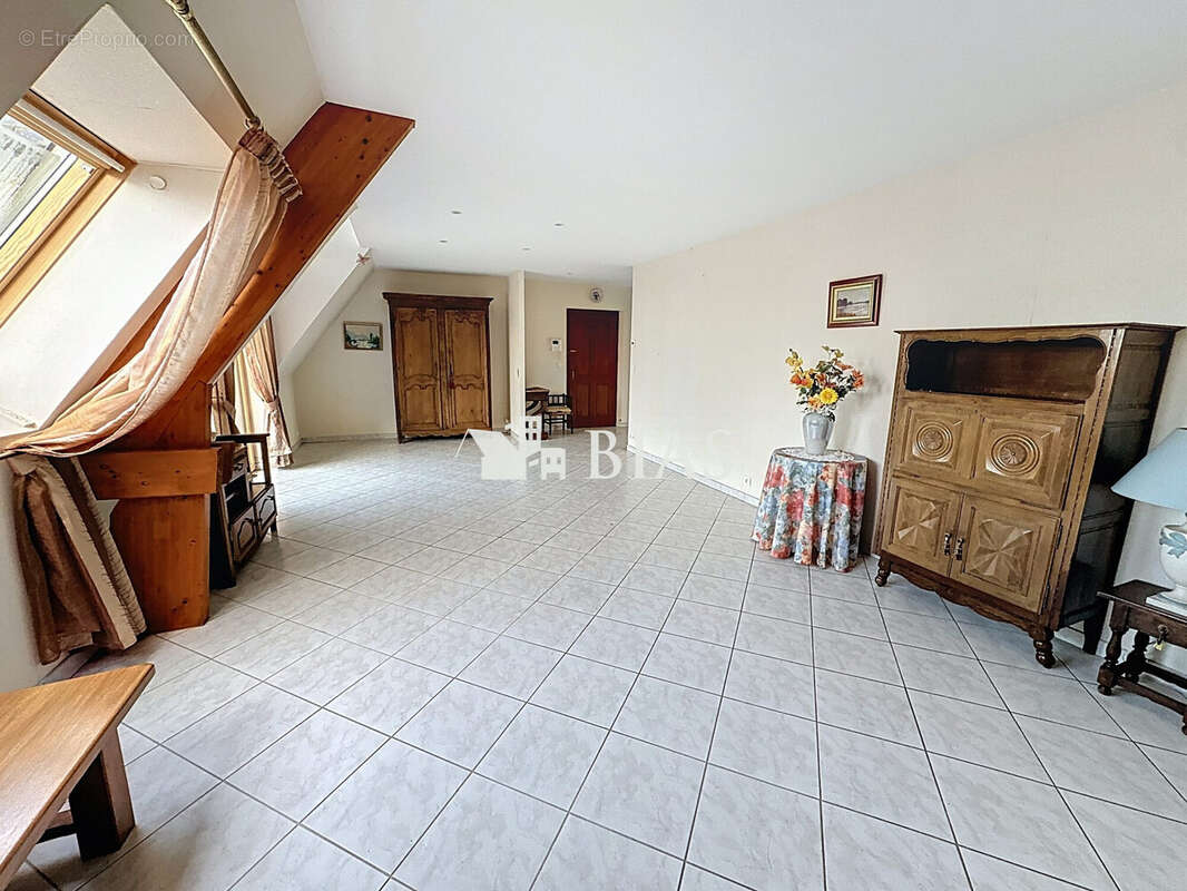 Appartement à BOURG-ACHARD