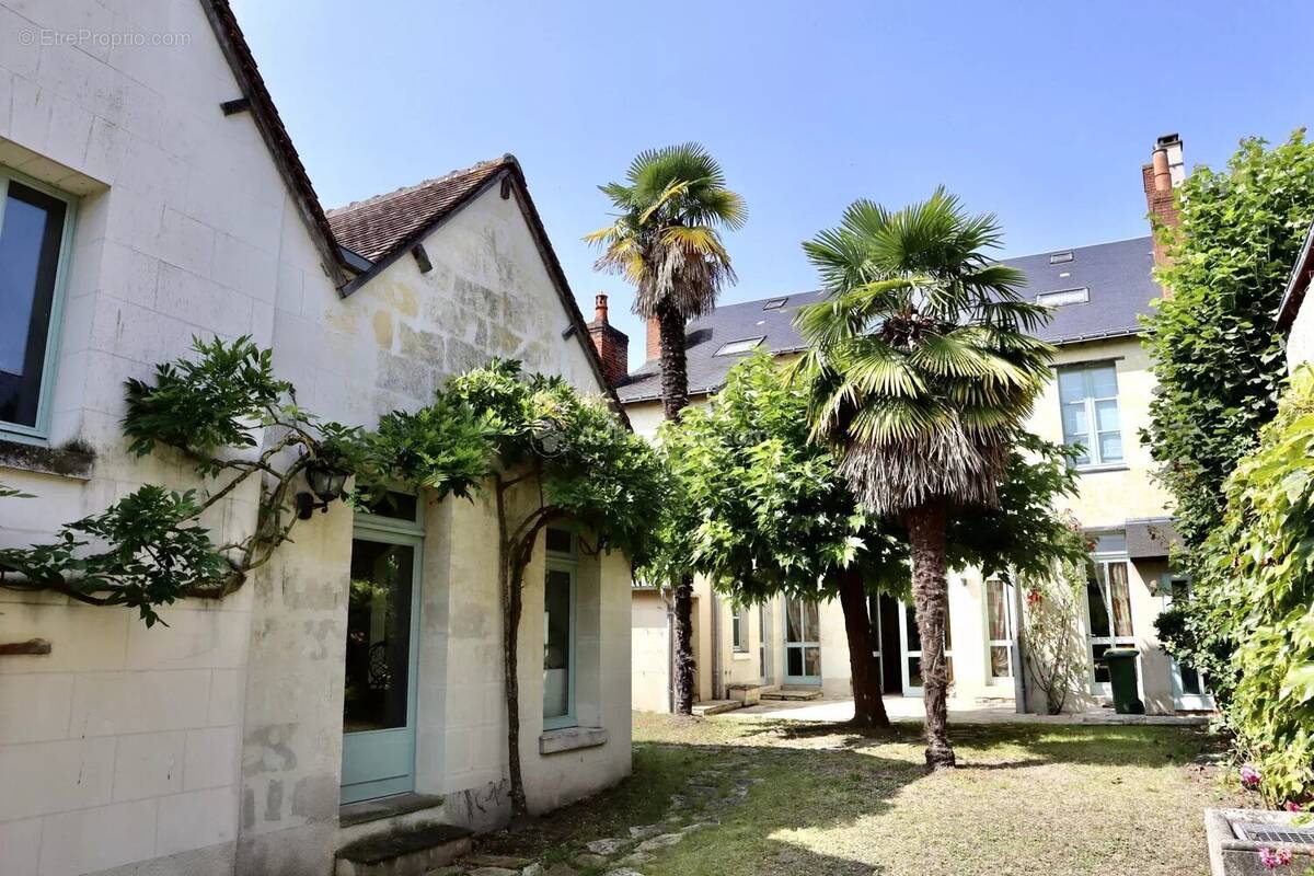Maison à LA CHARTRE-SUR-LE-LOIR