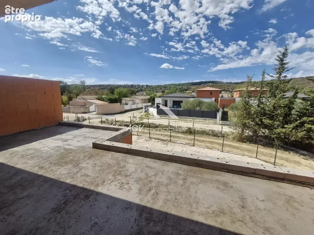 A Saint-Julien-Les-Rosiers, maison neuve d'environ 106 m² avec piscine - photo 4