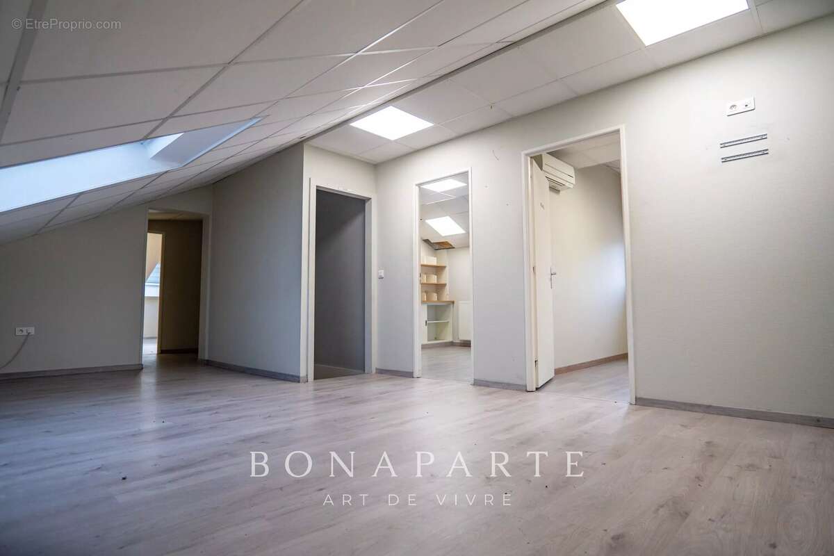 MEILLON – Locaux professionnels avec entrepôt et bureaux – 625 m² - photo 9