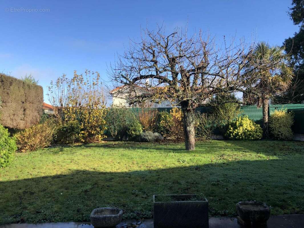 Maison à LA TESSOUALLE