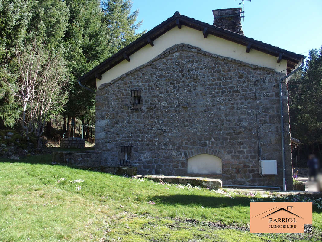 Maison à MONTREGARD