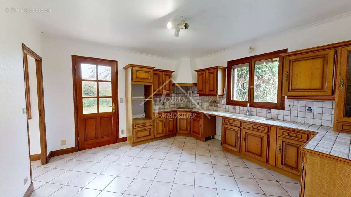 Maison à DOMPIERRE-SUR-BESBRE