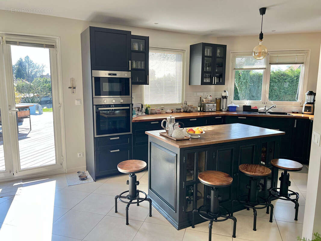 Maison à LA TOUR-DU-PIN