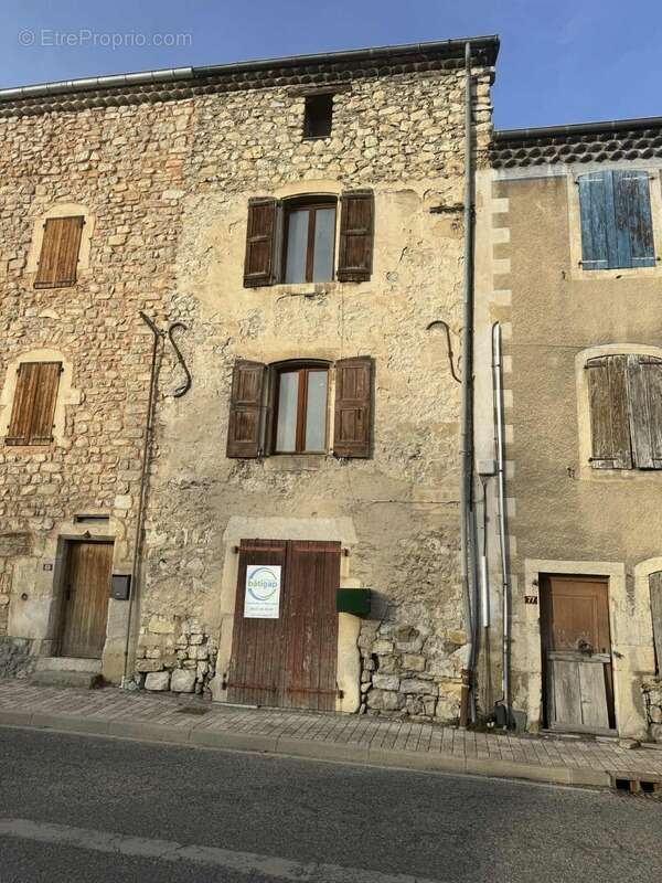 Maison de village à rénover + grange – La Faurie (05) - photo 2