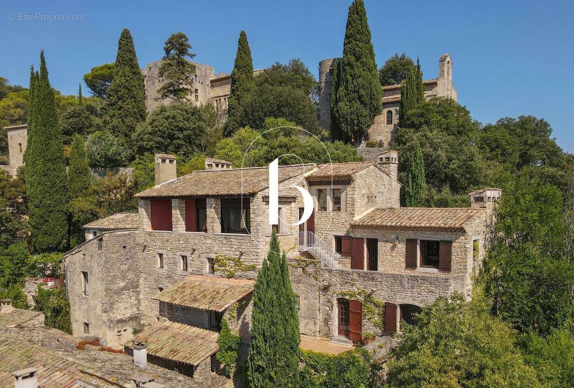 Maison à LA ROQUE-SUR-CEZE