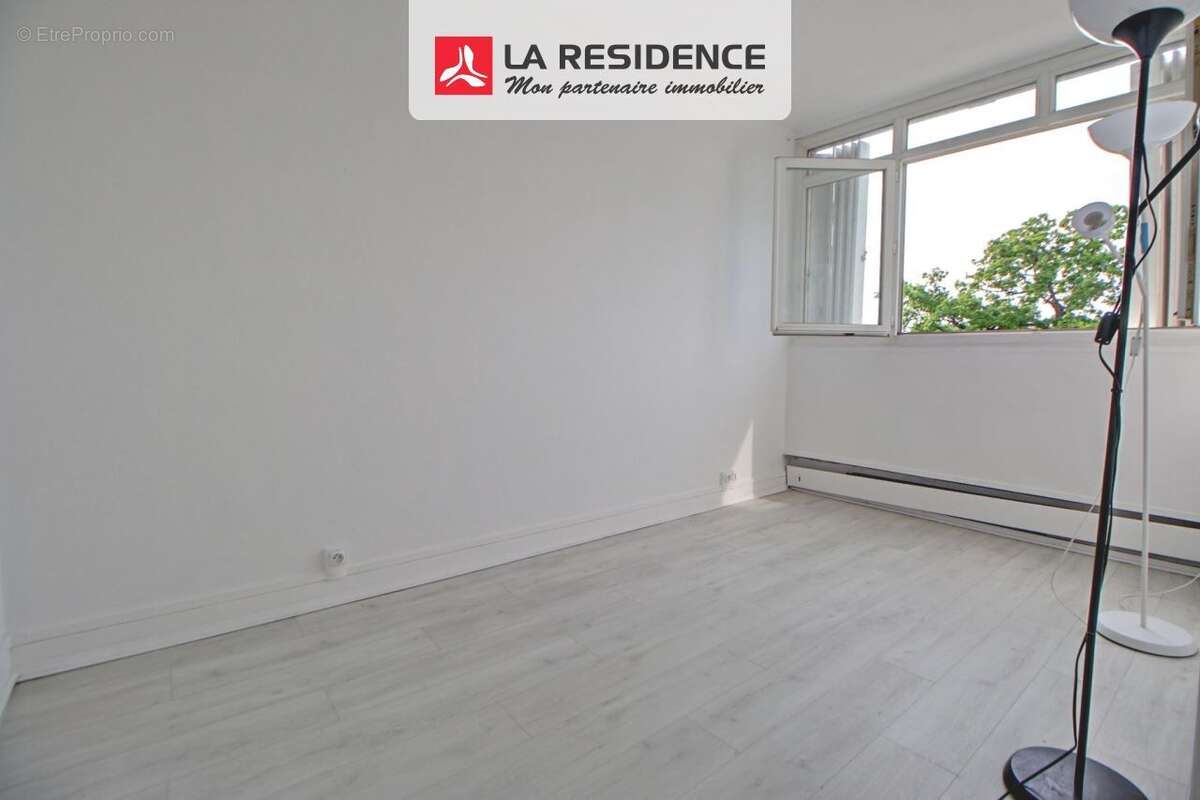 Appartement à VERNEUIL-SUR-SEINE