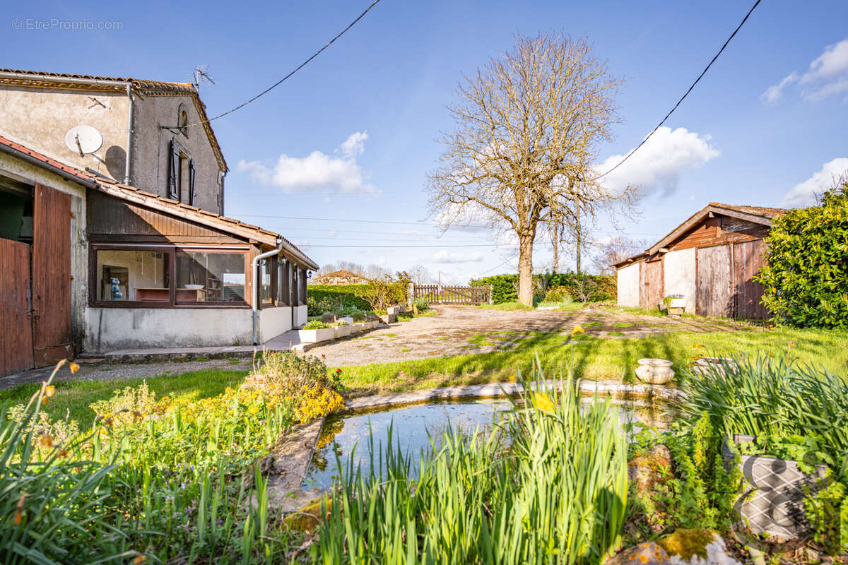 Maison à MONCLAR