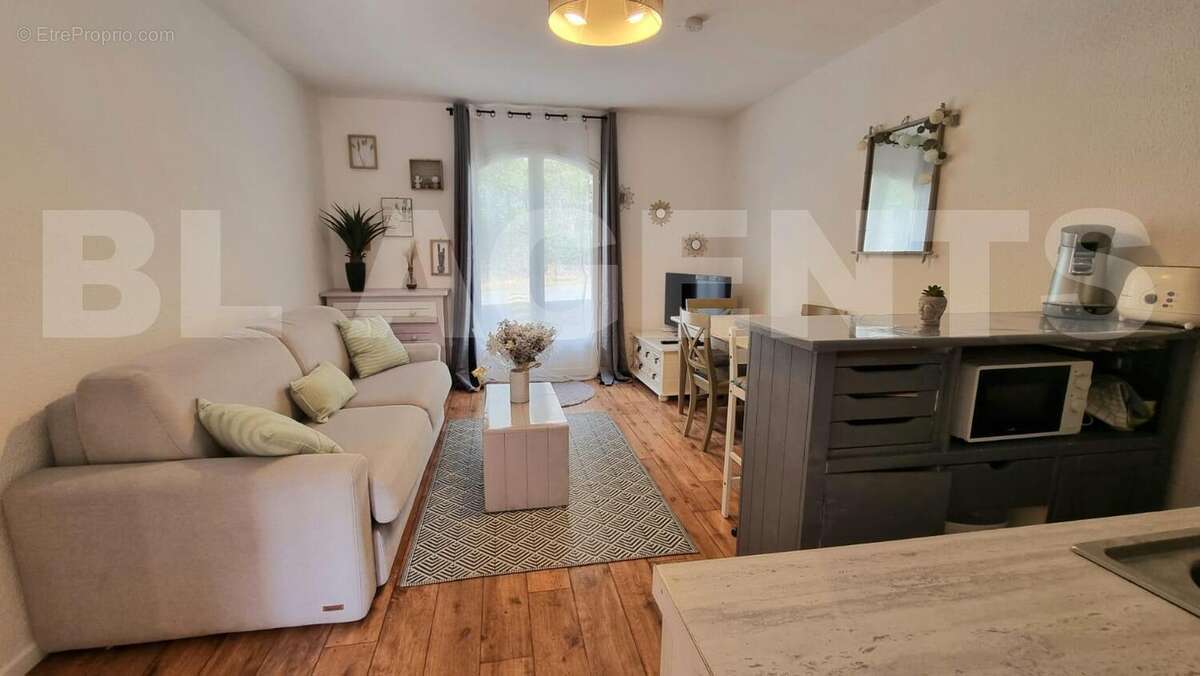 de51af08-3637-43b8-96ce-4434469701ef - Appartement à SAINT-RAPHAEL