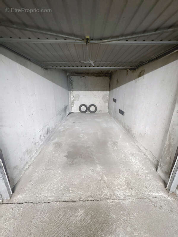 Parking à SAINT-ETIENNE