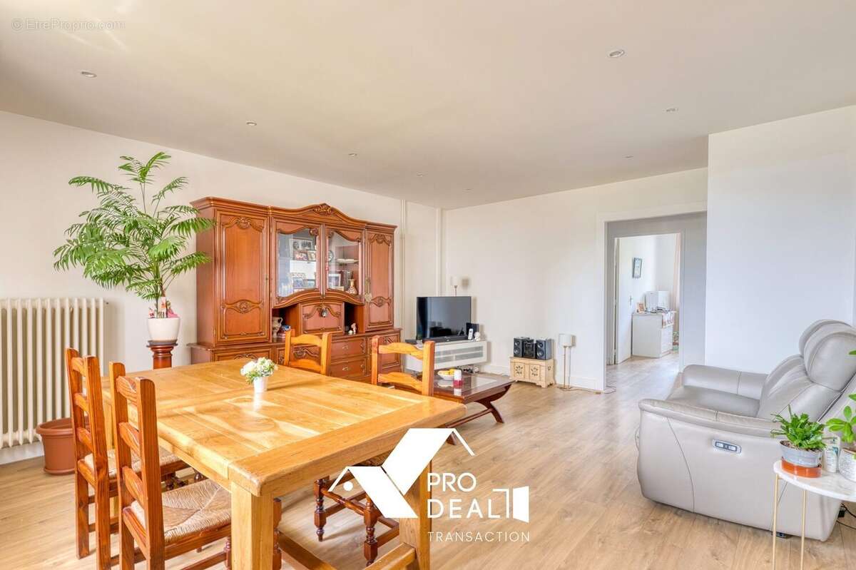 Appartement 77 m² à Meyzieu  - photo 4