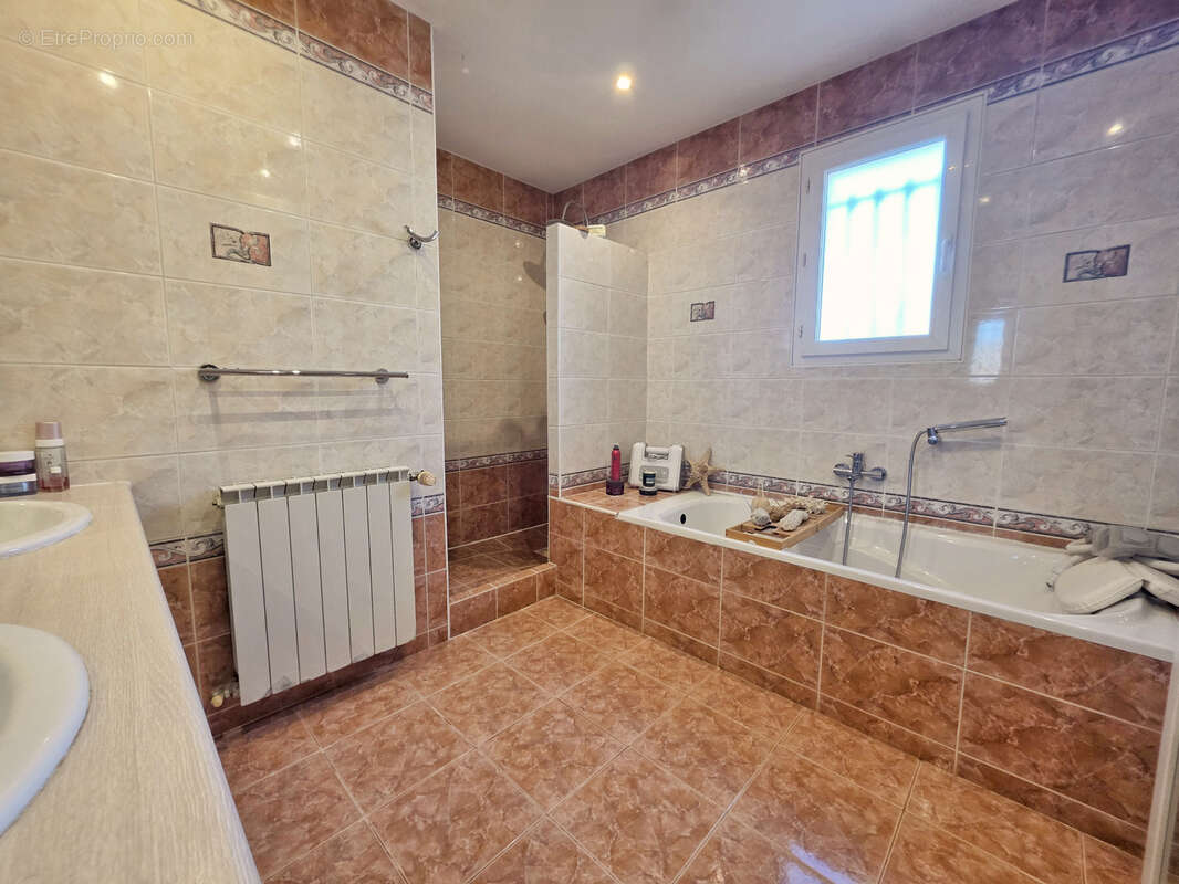Maison à BEAUCAIRE