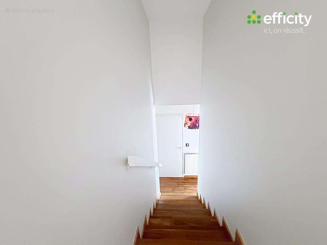 Maison 142 m² à Saint-Gregoire  - photo 13