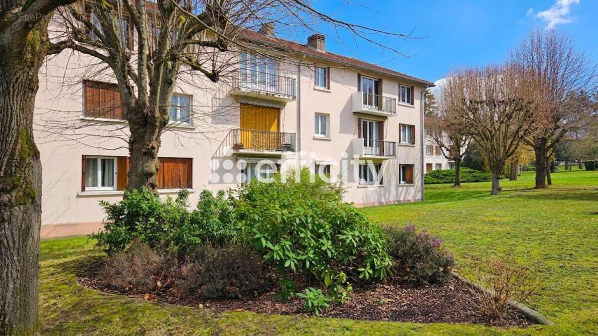 Appartement à VERRIERES-LE-BUISSON