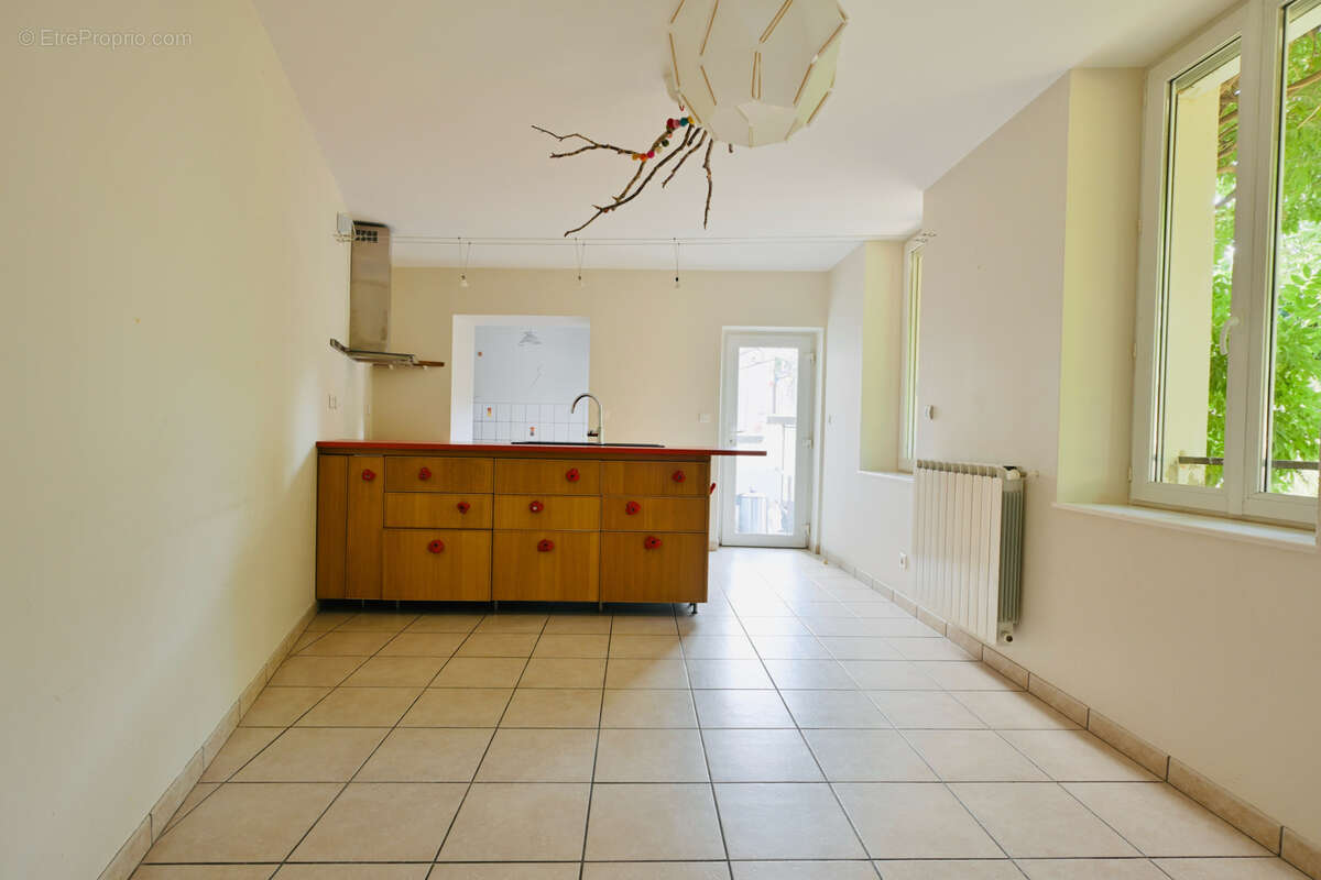 Chamalières   Maison familiale T6 avec garage et jardin - photo 3