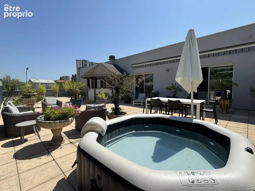 Appartement 338 m² à Saint-Martin-D'heres  - photo 2