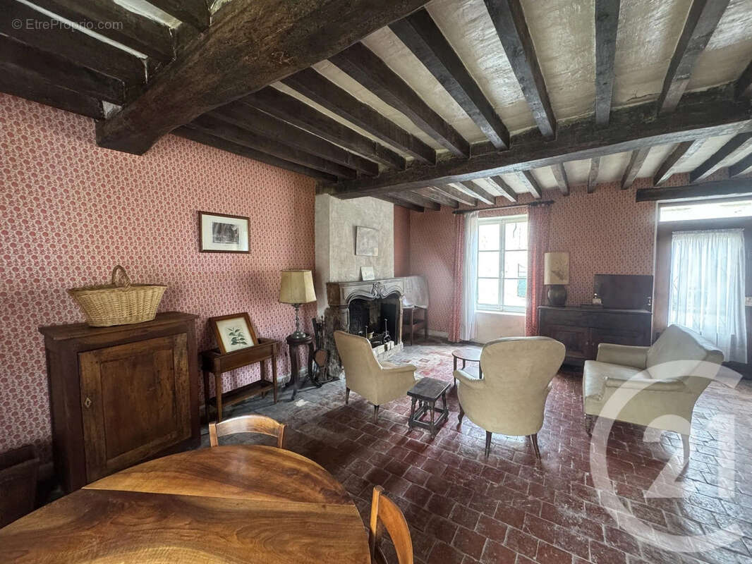 Maison à MENOU