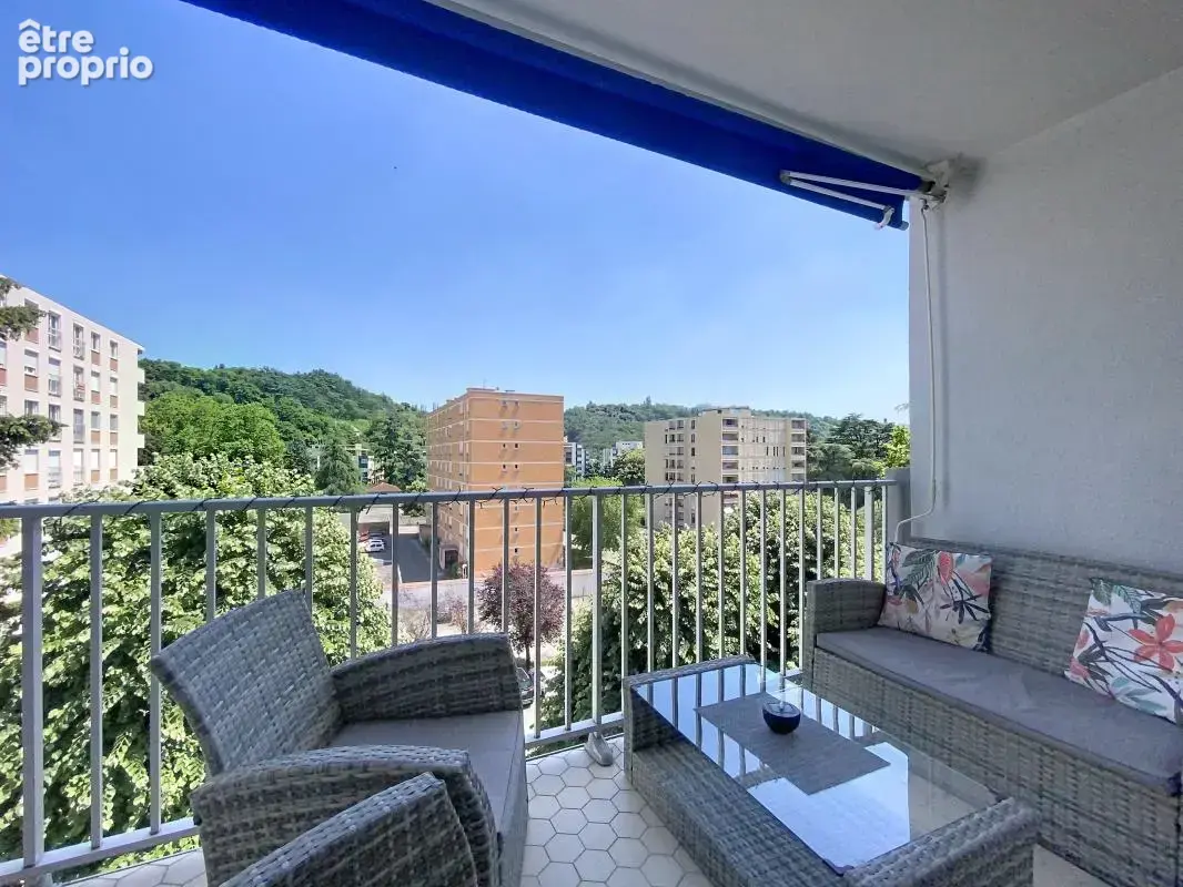 Appartement - 3 Chambres - Balcon - Cave - Proche commodités - photo 2