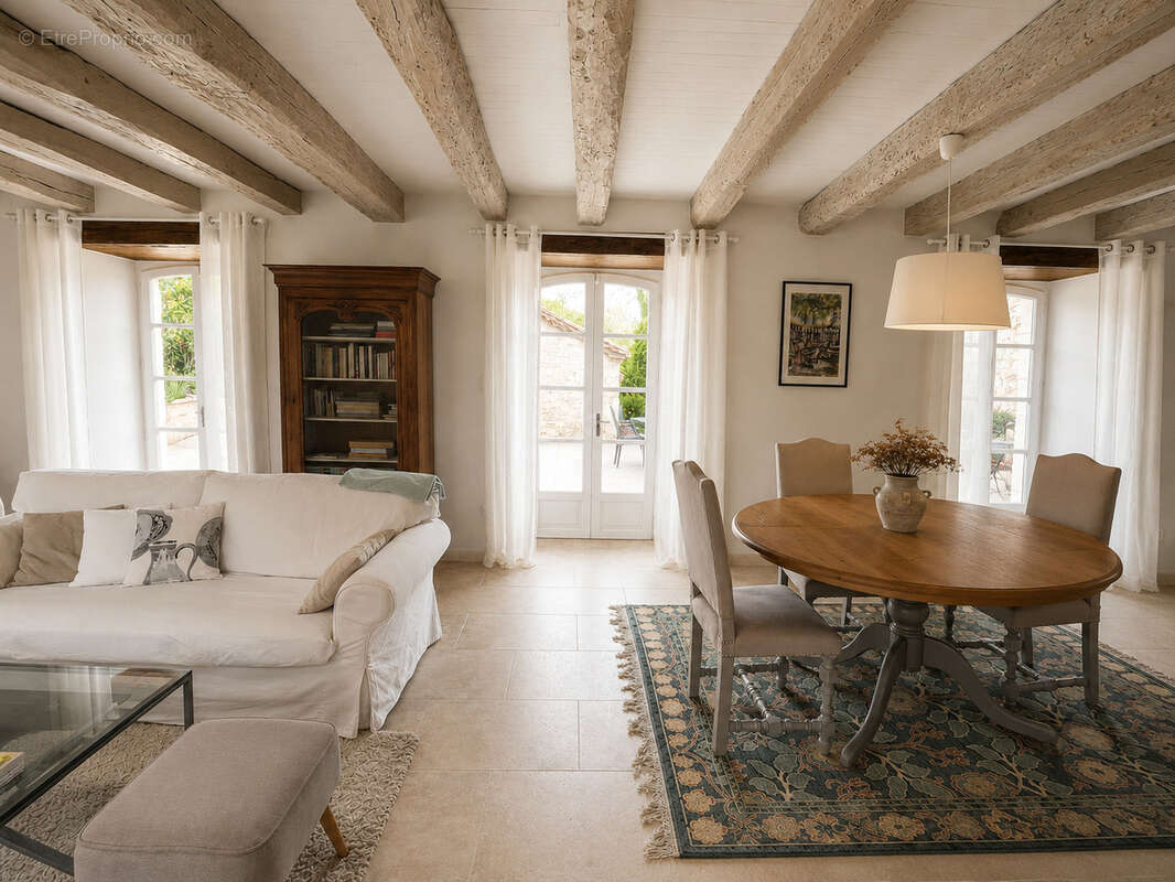 Maison à SAUVETERRE