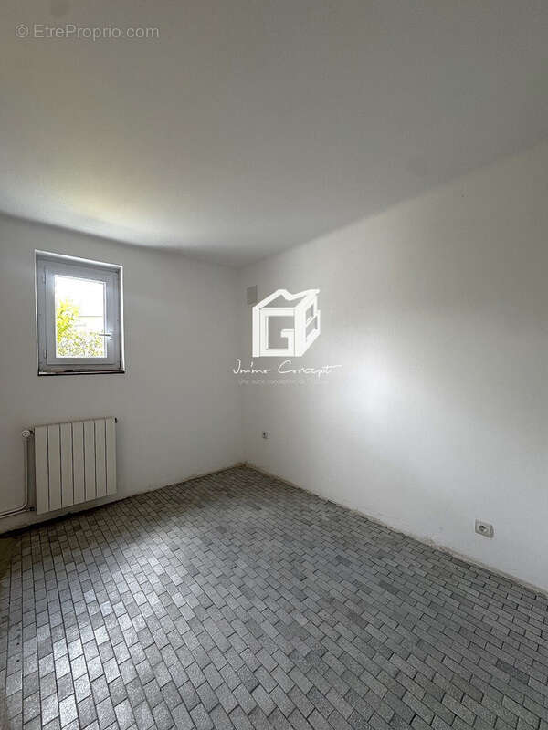 Maison à LUC-LA-PRIMAUBE