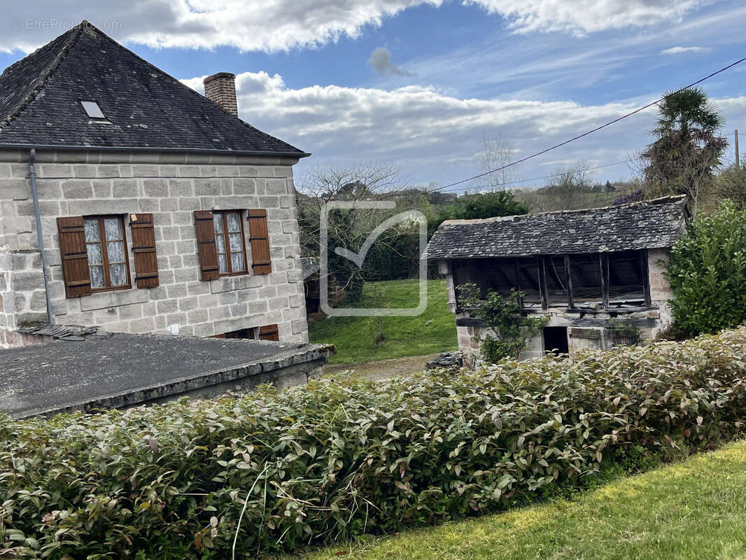 Maison à VARS-SUR-ROSEIX