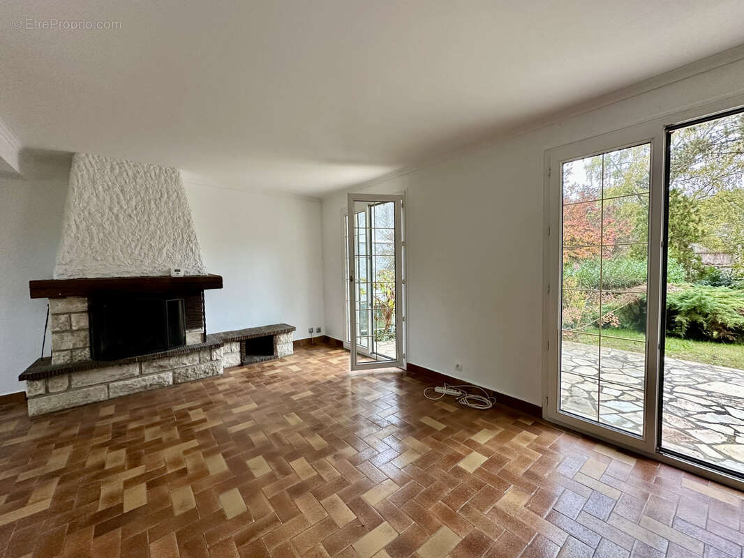 Maison à SAINT-SAUVEUR-SUR-ECOLE