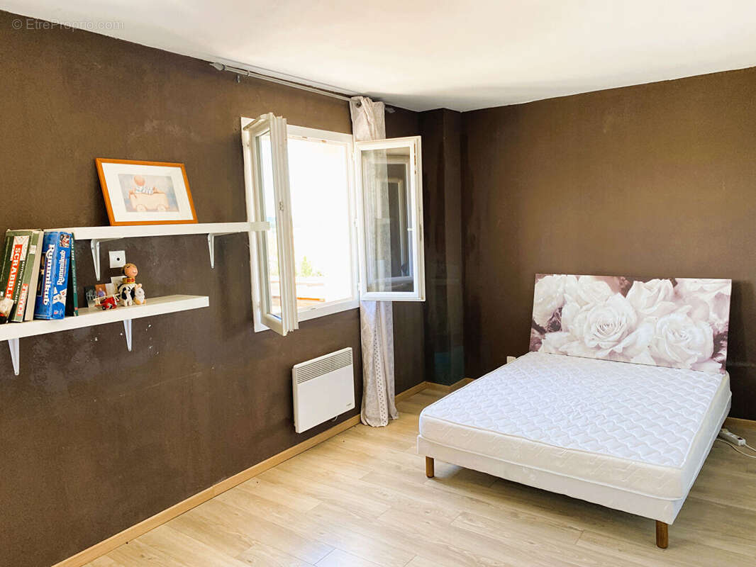 Maison à VINON-SUR-VERDON