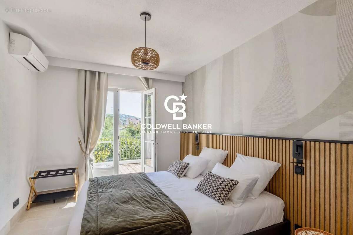 Située dans un domaine privé et sécurisé d’Agay à Saint-Raphaël, opportunité d’investissement rare sur la Côte d’Azur, alliant e - photo 43