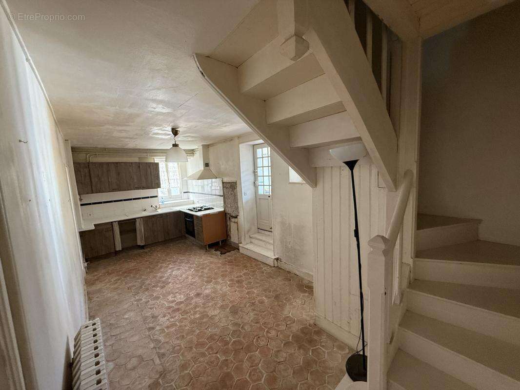 Maison à TALMONT-SUR-GIRONDE