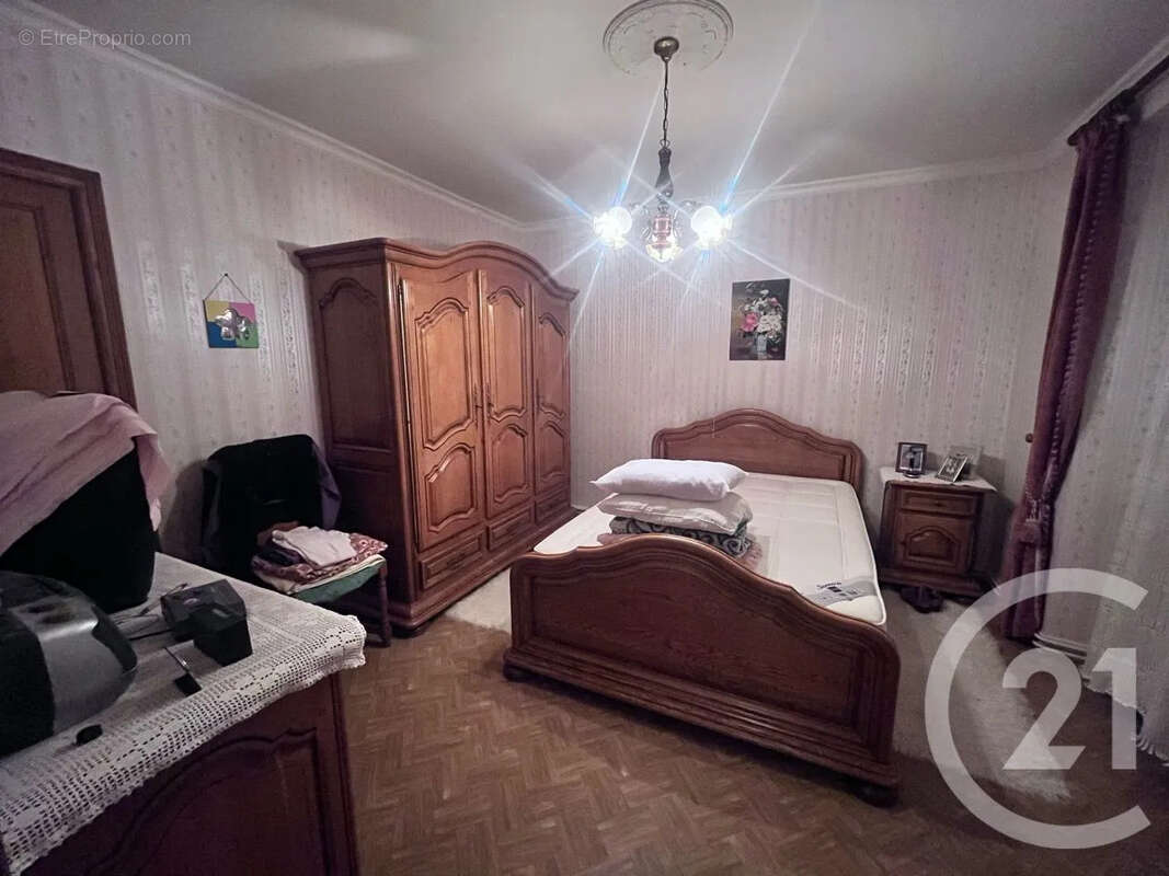 Maison à LADINHAC